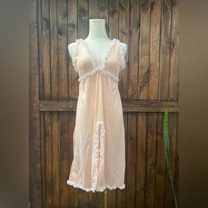 Elegant Vintage Lace Trim Nightgown - Peachy-Pink